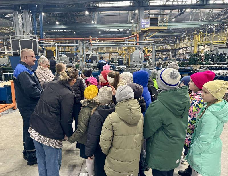 Экскурсия для школьников на ОАО "Белкард" Экскурсия для школьников на ОАО "Белкард"